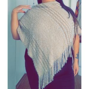 NWOT cream fringed poncho